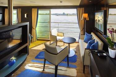 Avalon Waterways, Avalon Illumination Royal Suite 2.jpg